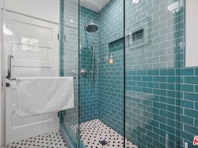 813 Crestmoore Place, Venice CA 90291