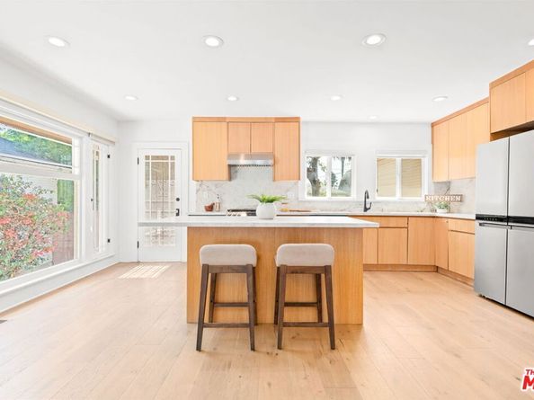 1107 S St Andrews Place, Los Angeles CA 90019