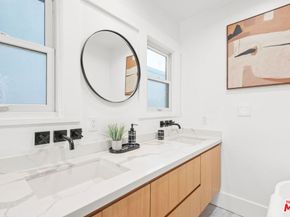 1107 S St Andrews Place, Los Angeles CA 90019