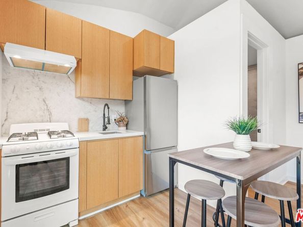 1107 S St Andrews Place, Los Angeles CA 90019