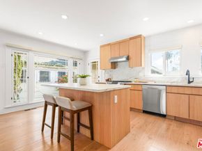 1107 S St Andrews Place, Los Angeles CA 90019