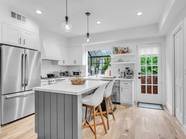 202 San Vicente Boulevard 15, Santa Monica CA 90402