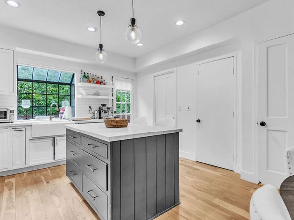 202 San Vicente Boulevard 15, Santa Monica CA 90402