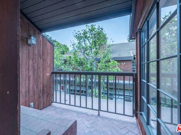 202 San Vicente Boulevard 15, Santa Monica CA 90402