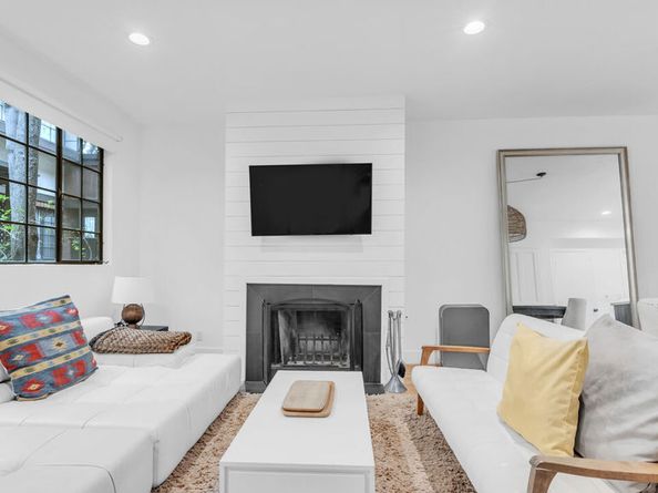 202 San Vicente Boulevard 15, Santa Monica CA 90402