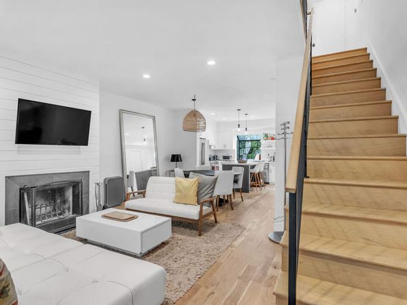 202 San Vicente Boulevard 15, Santa Monica CA 90402