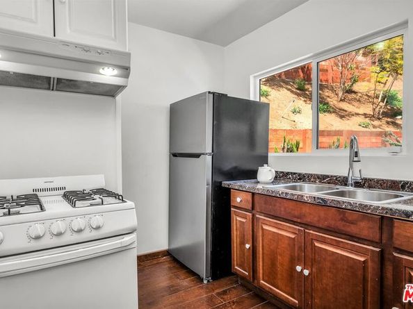 9495 Gloaming Drive, Beverly Hills CA 90210
