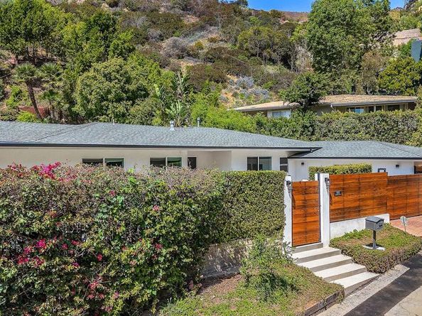9495 Gloaming Drive, Beverly Hills CA 90210