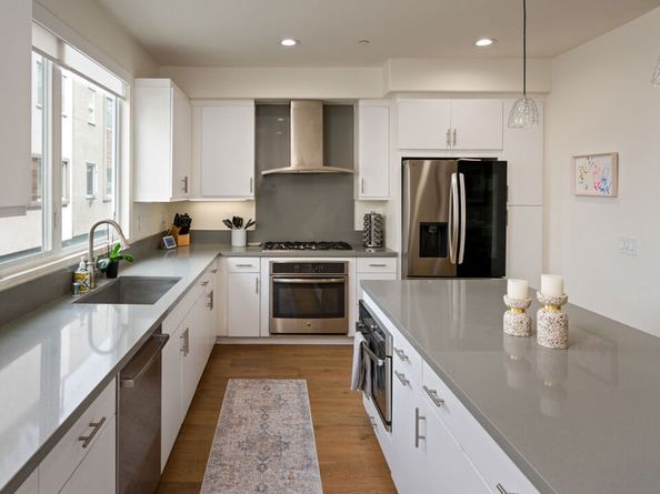 660 N Gramercy Place, Los Angeles CA 90004