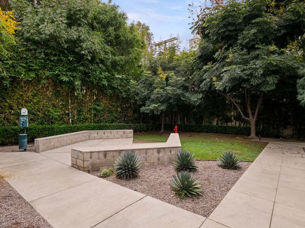 660 N Gramercy Place, Los Angeles CA 90004