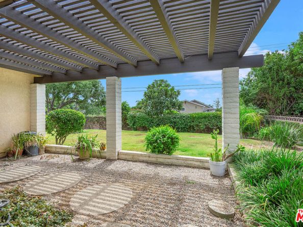882 W 17th Street, Upland CA 91784