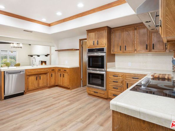882 W 17th Street, Upland CA 91784