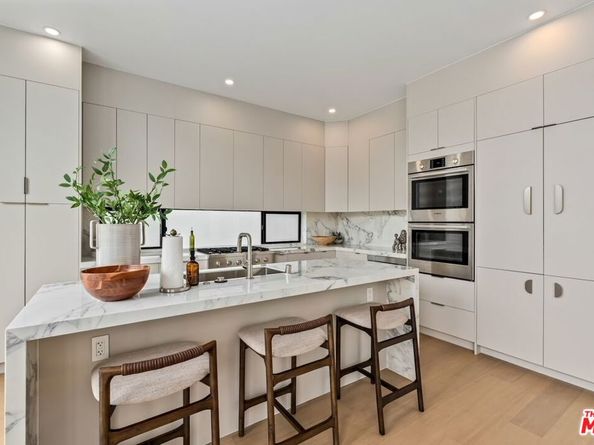 1061 Amoroso Place, Venice CA 90291