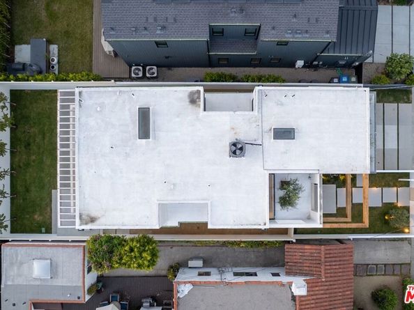 1061 Amoroso Place, Venice CA 90291