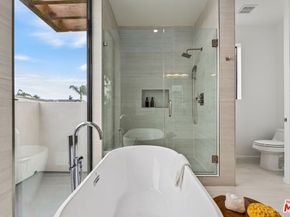 1061 Amoroso Place, Venice CA 90291