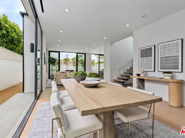 1061 Amoroso Place, Venice CA 90291