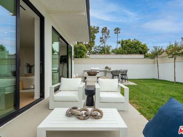 1061 Amoroso Place, Venice CA 90291