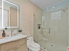 1061 Amoroso Place, Venice CA 90291