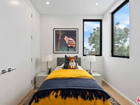 1061 Amoroso Place, Venice CA 90291