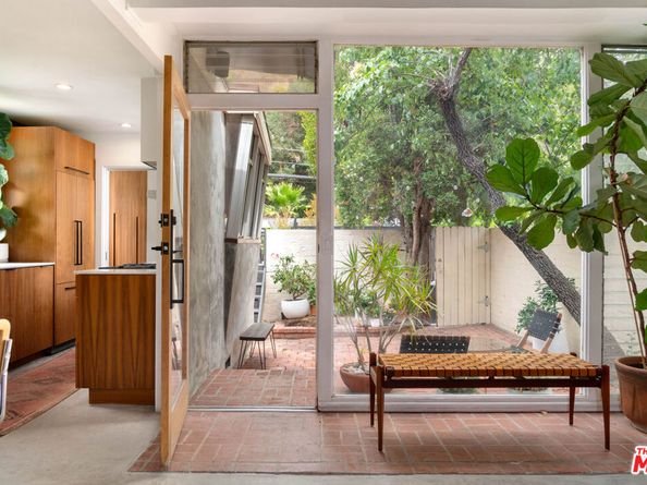 905 N Beverly Glen Boulevard, Los Angeles CA 90077