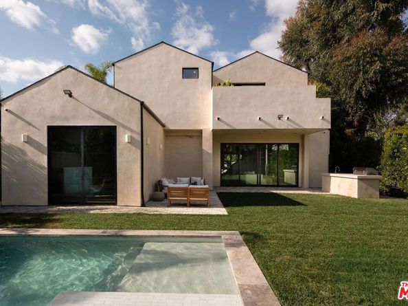11746 La Maida Street, Valley Village CA 91607