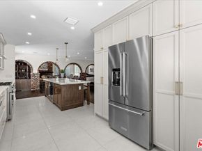 2950 N Lincoln Street, Burbank CA 91504