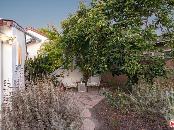 1809 N Rose Street, Burbank CA 91505