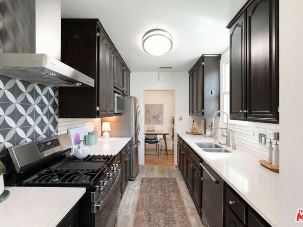1809 N Rose Street, Burbank CA 91505