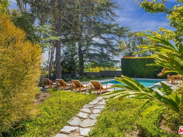 12321 20th Helena Drive, Los Angeles CA 90049