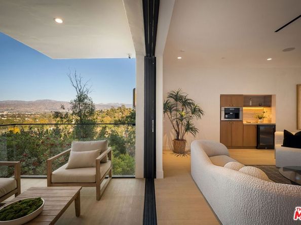 3596 Woodhill Canyon Road, Studio City CA 91604