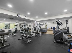 1230 N Sweetzer Avenue 213, West Hollywood CA 90069