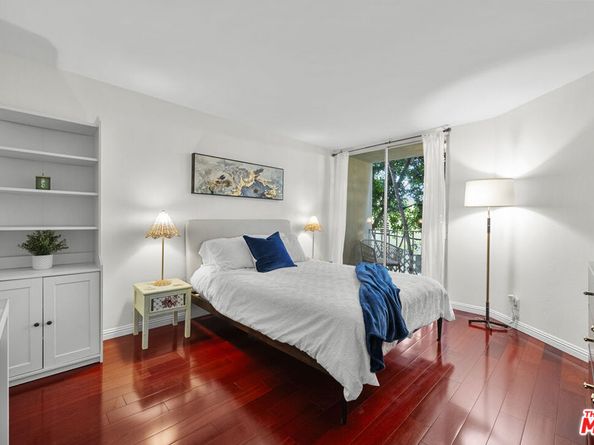 1230 N Sweetzer Avenue 213, West Hollywood CA 90069