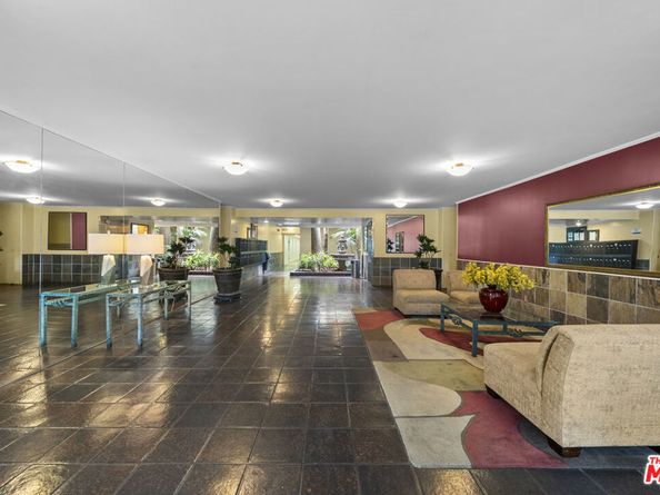 1230 N Sweetzer Avenue 213, West Hollywood CA 90069