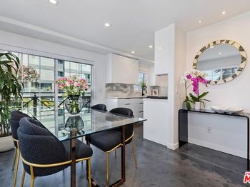 1521 S Hayworth Avenue