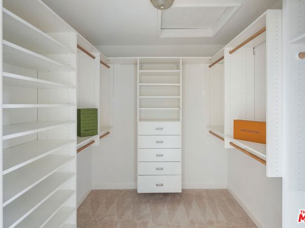 8000 Oceanus Drive, Los Angeles CA 90046