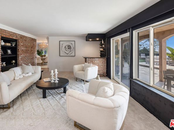 8000 Oceanus Drive, Los Angeles CA 90046