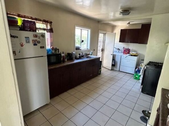 319 E 113th Street, Los Angeles CA 90061