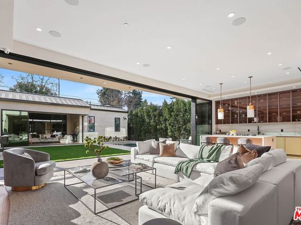 4445 Van Noord Avenue, Studio City CA 91604