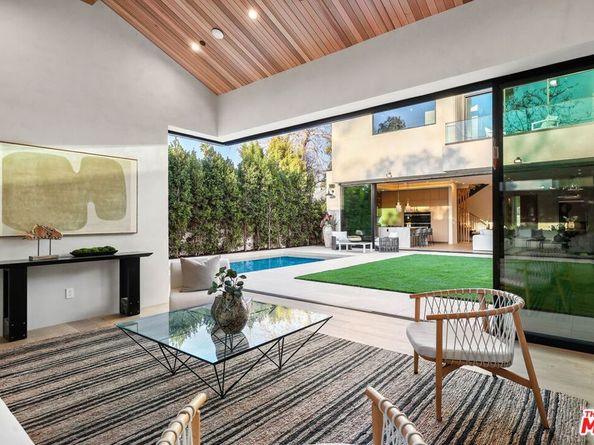 4445 Van Noord Avenue, Studio City CA 91604