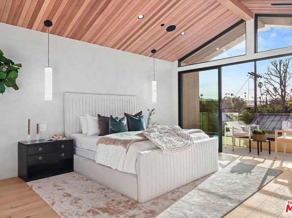 4445 Van Noord Avenue, Studio City CA 91604