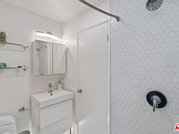 1745 Camino Palmero Street 106, Los Angeles CA 90046