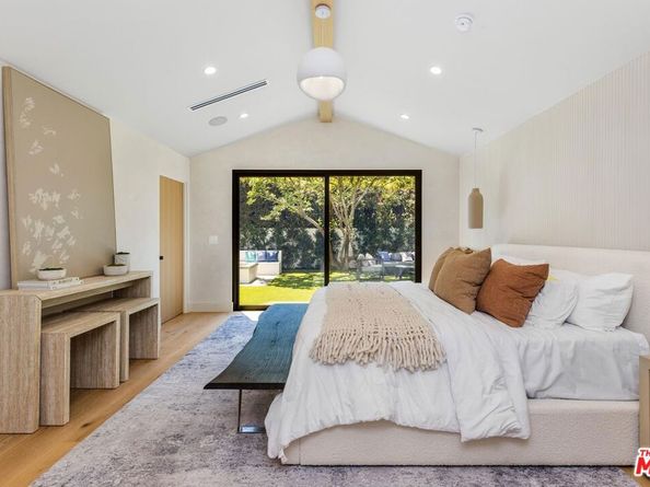 5305 Allott Avenue, Sherman Oaks CA 91401
