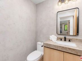 5305 Allott Avenue, Sherman Oaks CA 91401