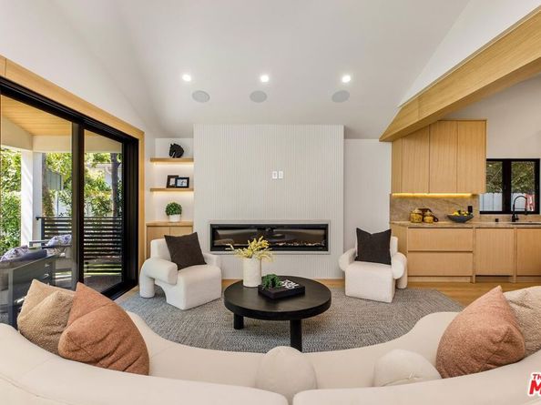 5305 Allott Avenue, Sherman Oaks CA 91401