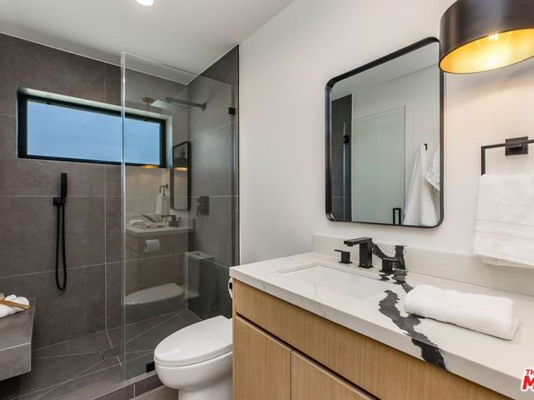 5305 Allott Avenue, Sherman Oaks CA 91401