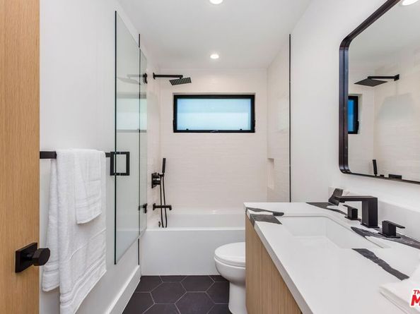 5305 Allott Avenue, Sherman Oaks CA 91401