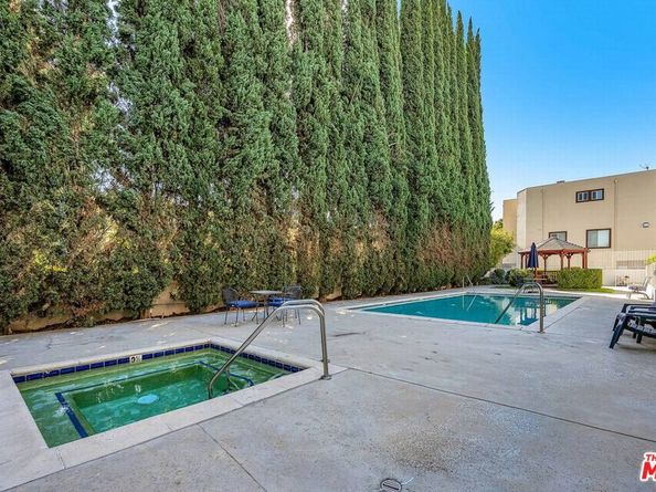 13340 Burbank Boulevard 2, Sherman Oaks CA 91401