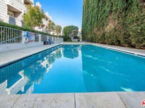 13340 Burbank Boulevard 2, Sherman Oaks CA 91401