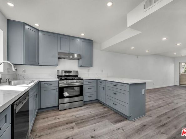 13340 Burbank Boulevard 2, Sherman Oaks CA 91401