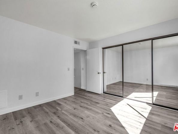 13340 Burbank Boulevard 2, Sherman Oaks CA 91401